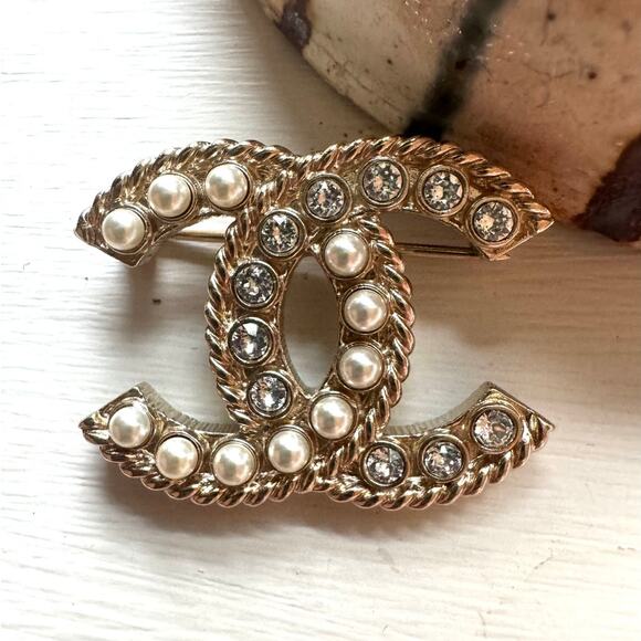 Chanel Pearl and Rhinestone Brooch - Picture 1 of 8